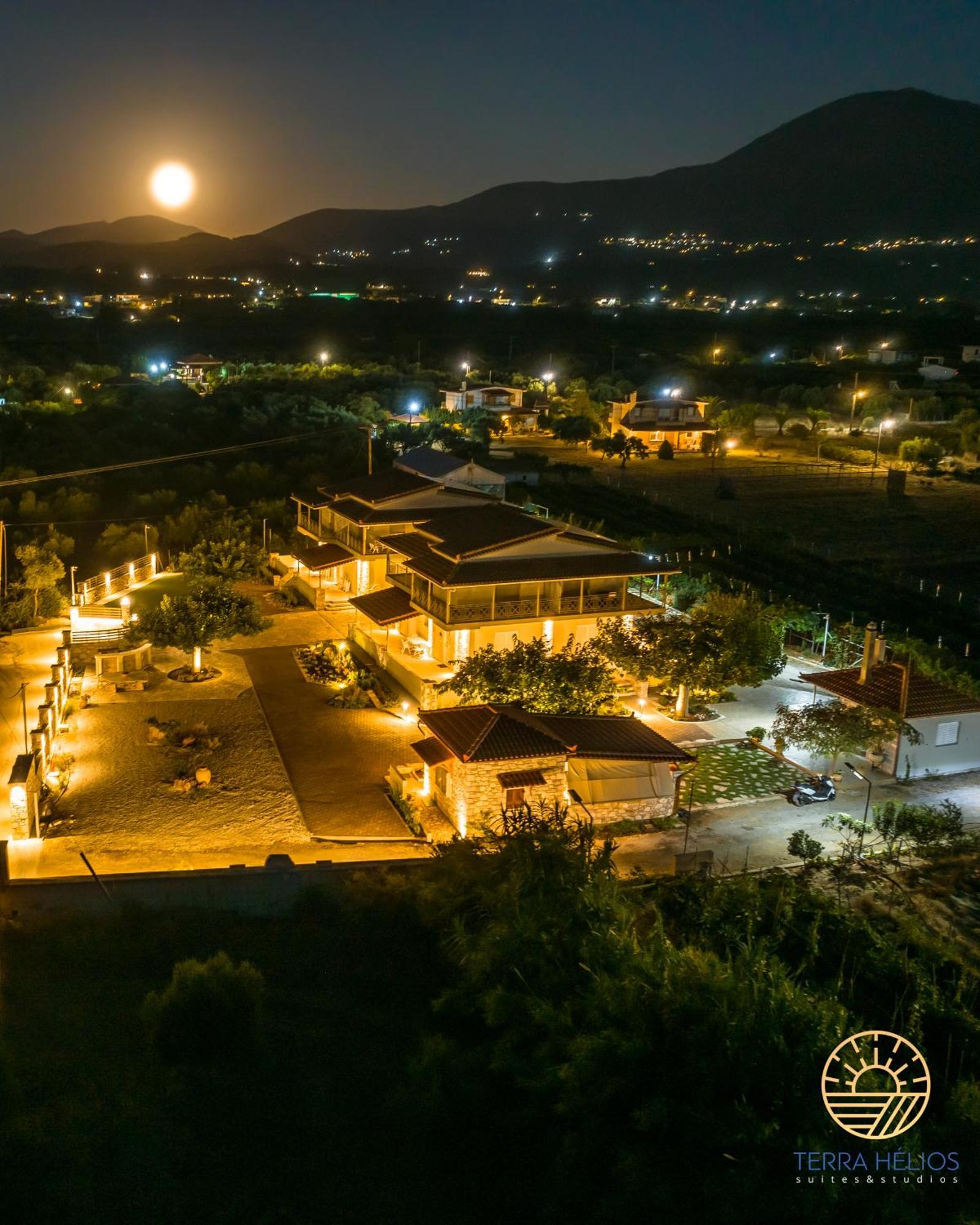 Terra Helios Suites & Studios Kyparissia Exteriér fotografie