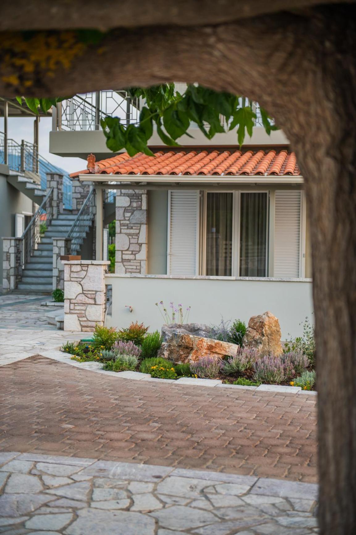 Terra Helios Suites & Studios Kyparissia Exteriér fotografie