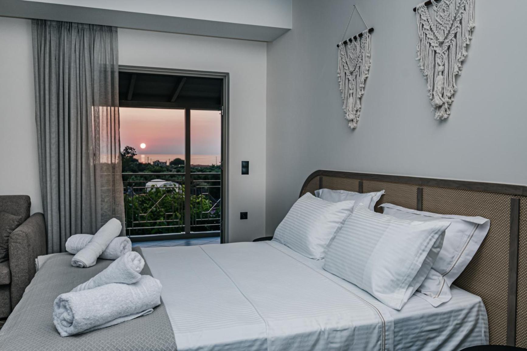 Terra Helios Suites & Studios Kyparissia Pokoj fotografie
